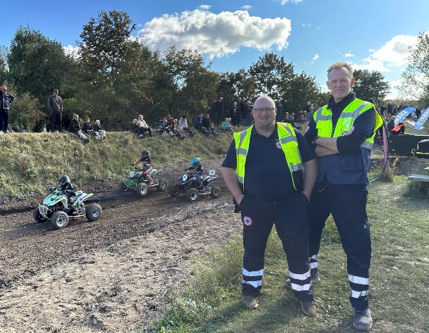 Medic Team Danmark på vagt ved et motorsportsarrangement
