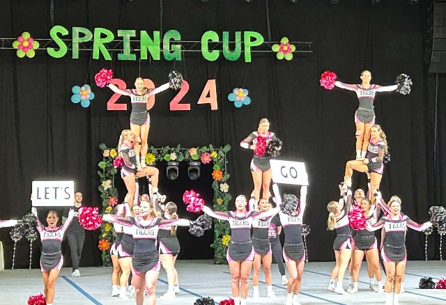 Cheerleadingkonkurrence med Medic Team Danmark i beredskab